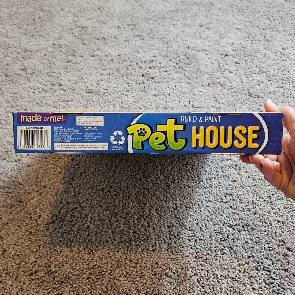 Made By Me Build Paint Pet House Craft Kit Wooden Shapes Paint‎ Brushes Glue NEW